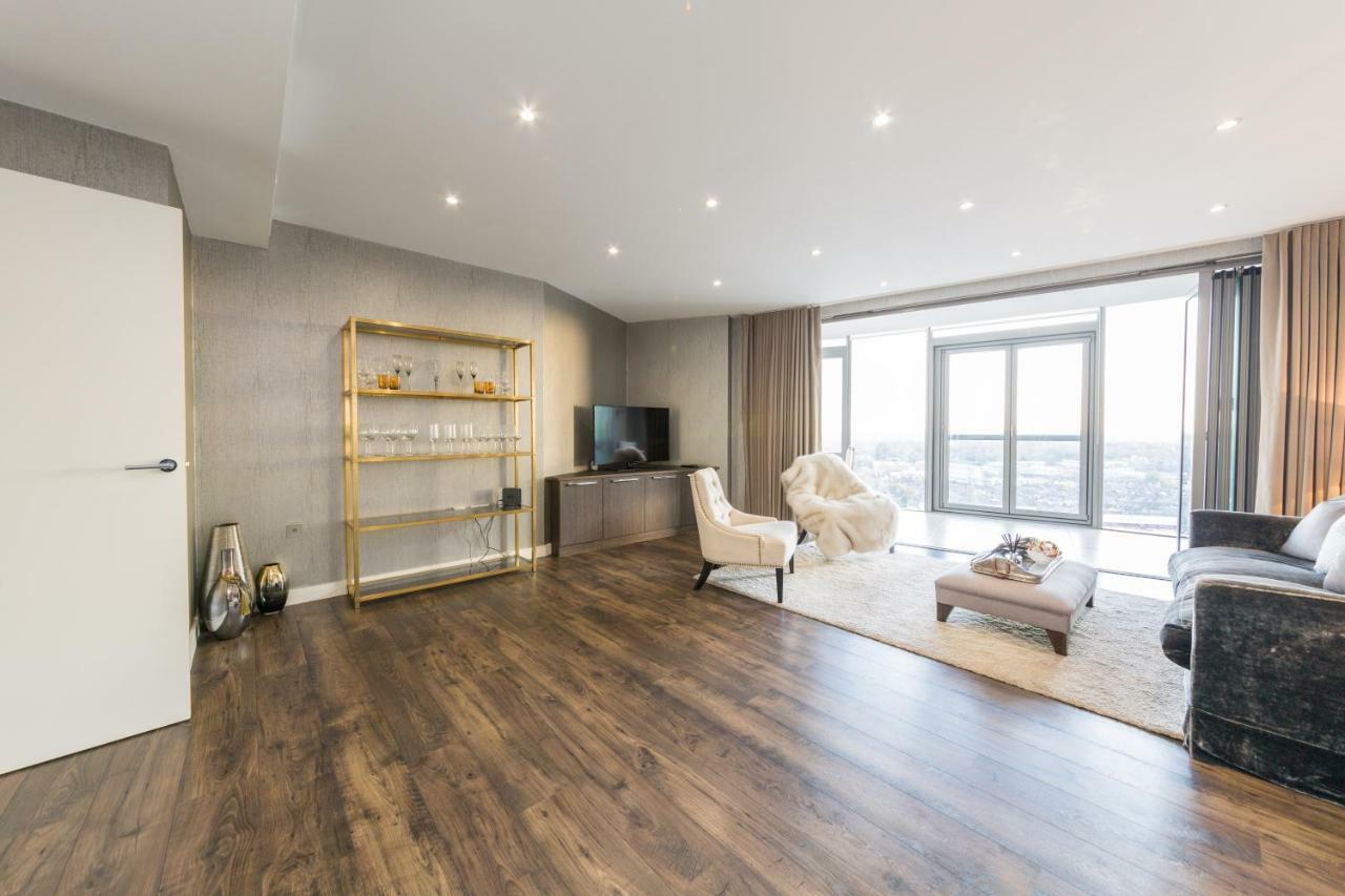 Kew Eye Apartments Brentford London Eksteriør bilde